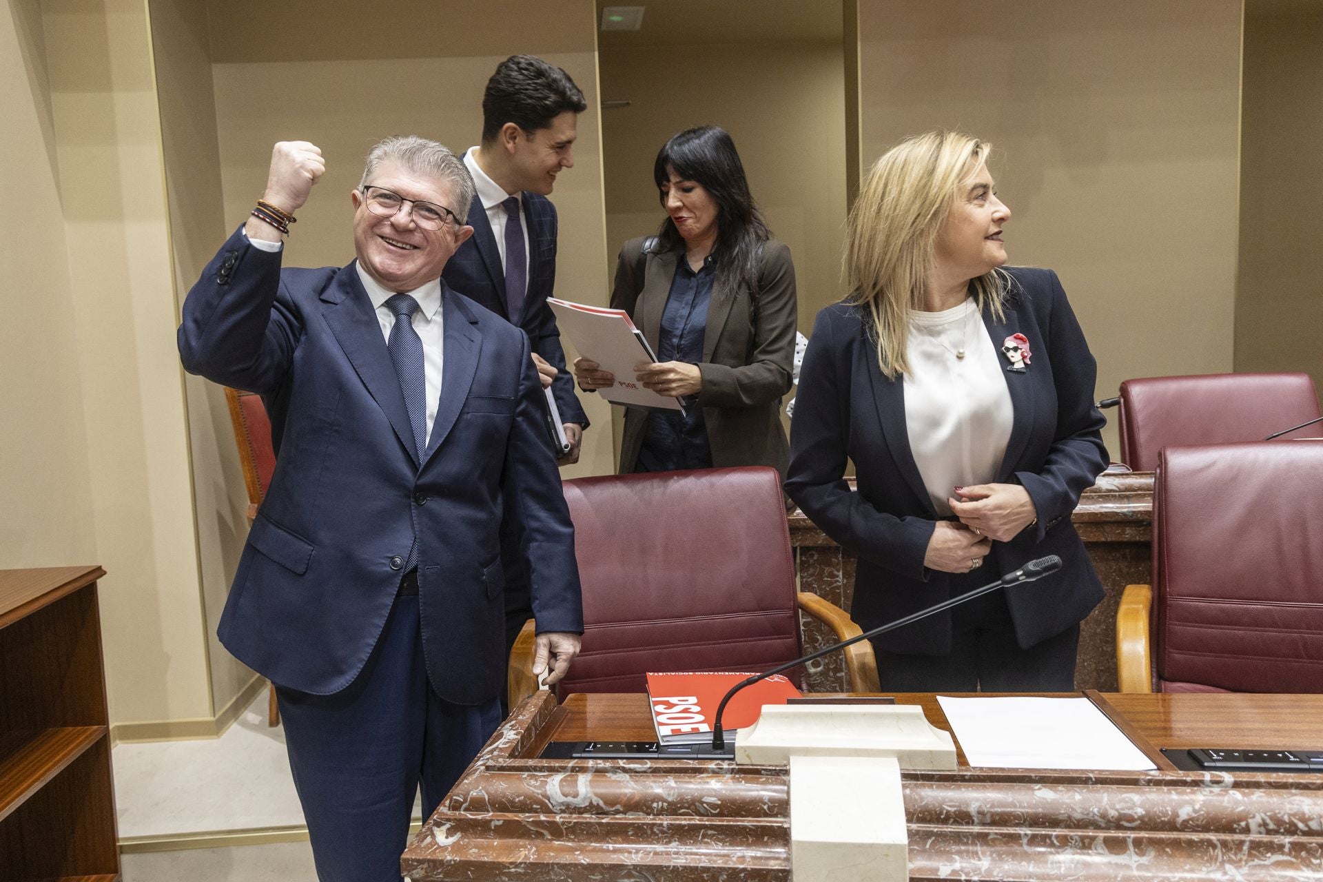 En imágenes, la Asamblea celebra el primer pleno tras su reforma