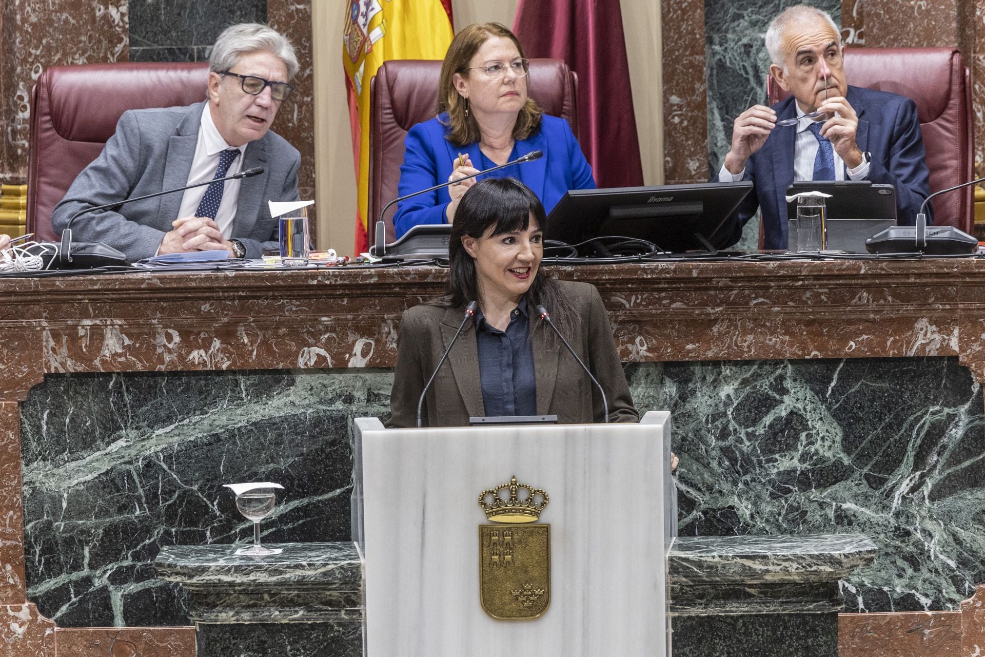 En imágenes, la Asamblea celebra el primer pleno tras su reforma