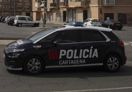 Un vehículo de la Policía Local de Cartagena, en una imagen de archivo.