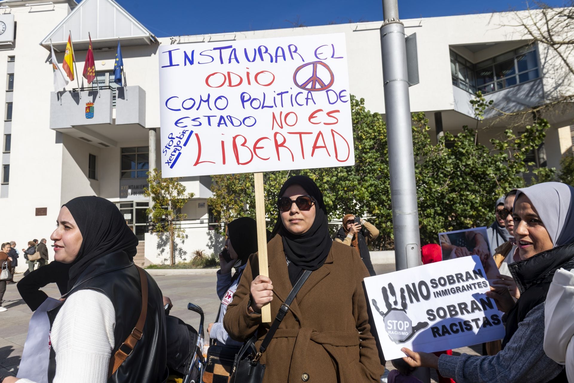 La concentración en Molina de Segura contra los «mensajes de odio» del &#039;vicealcalde&#039; de Vox, en imágenes