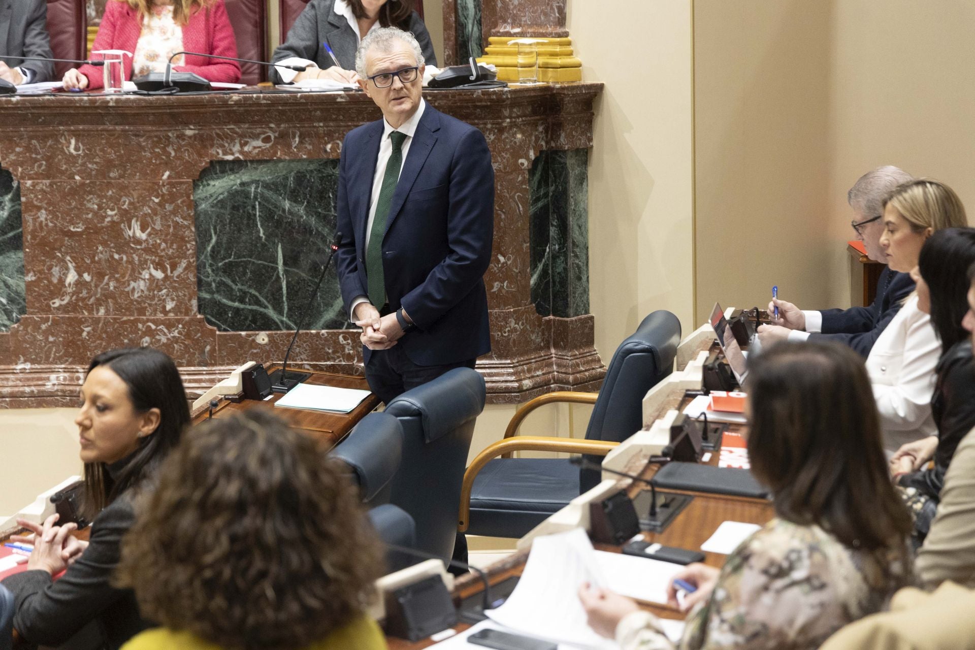 El Pleno de la Asamblea Regional de este viernes, en imágenes