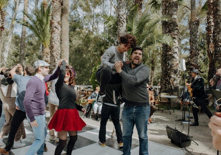 Encuentro de 'lindy hoppers' en el Balenario de Archena.