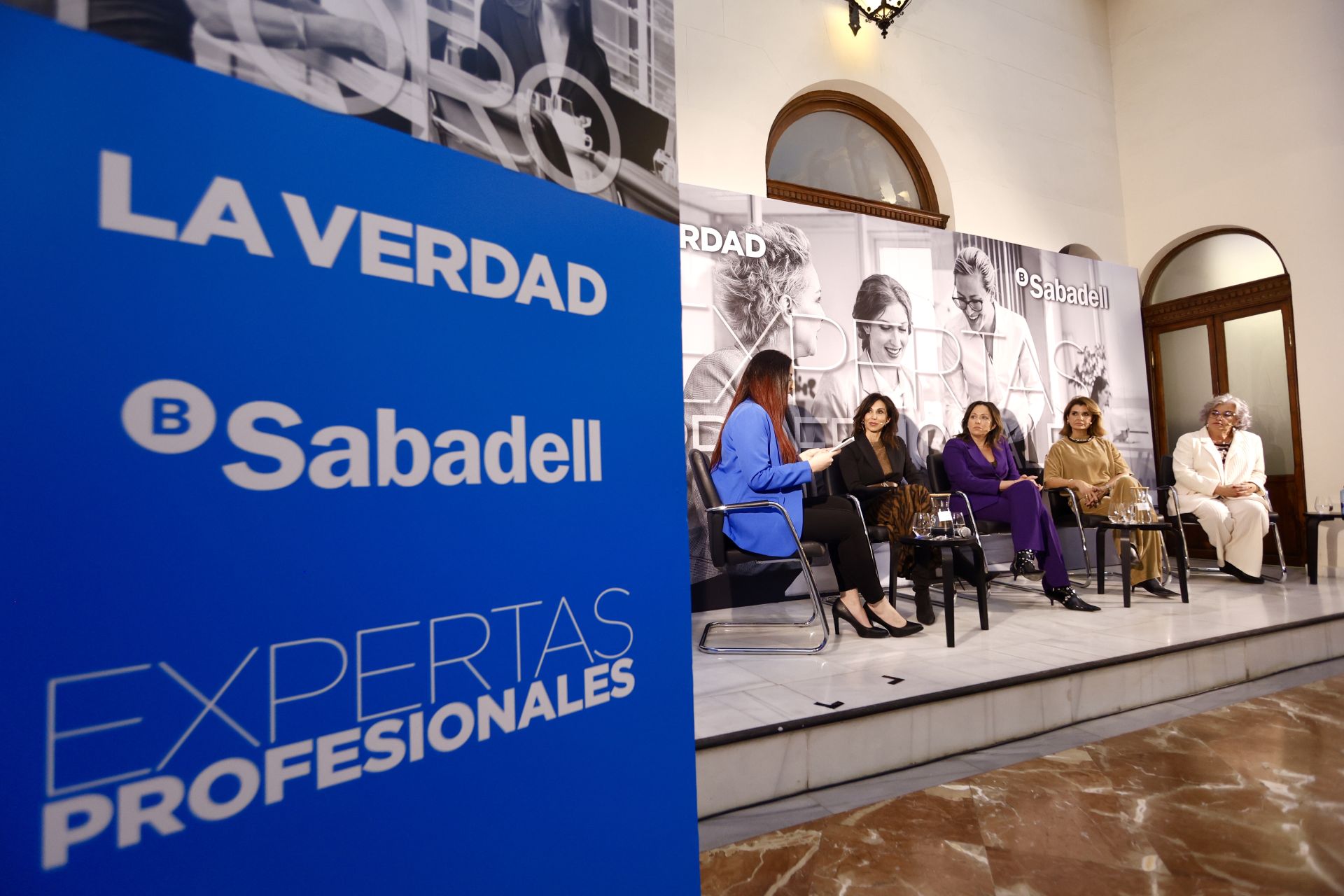 El foro &#039;Expertas Profesionales&#039;, en imágenes