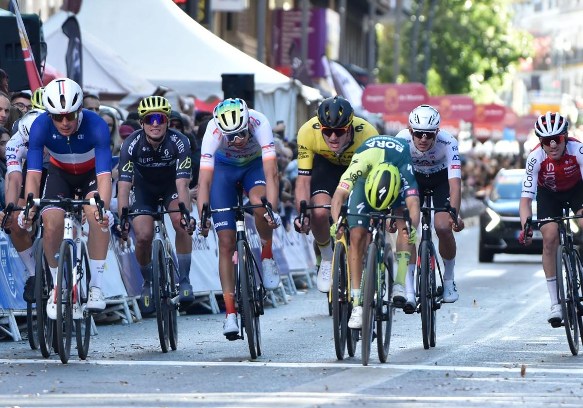 Llegada de la Vuelta Ciclista a la Región del año pasado.