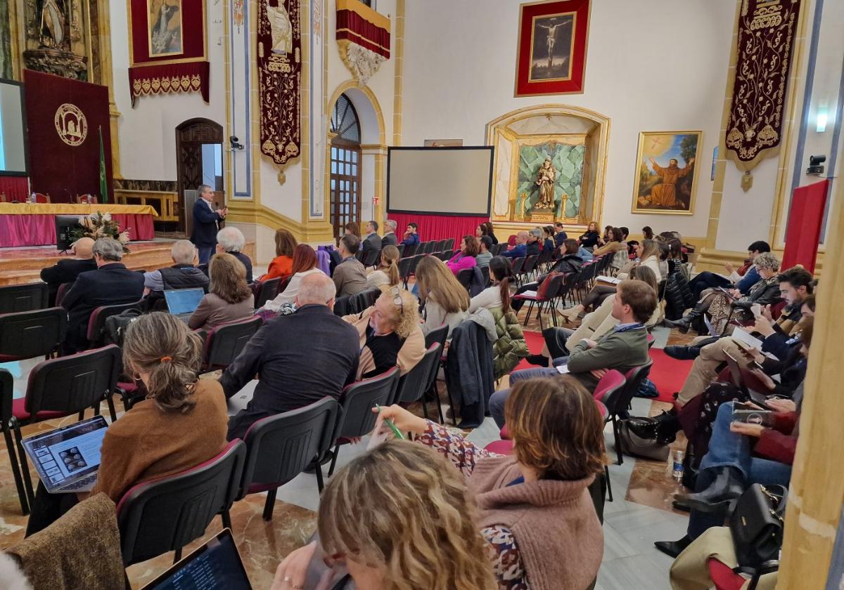 Más de un centenar de profesionales sanitarios han participado en las jornadas.