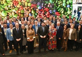 El presidente regional, Fernando López Miras, acompañado por la consejera, Sara Rubira, autoridades y representantes deempresas y organizacionesdesplazadas a Berlín para participar en Fruit Logistica.