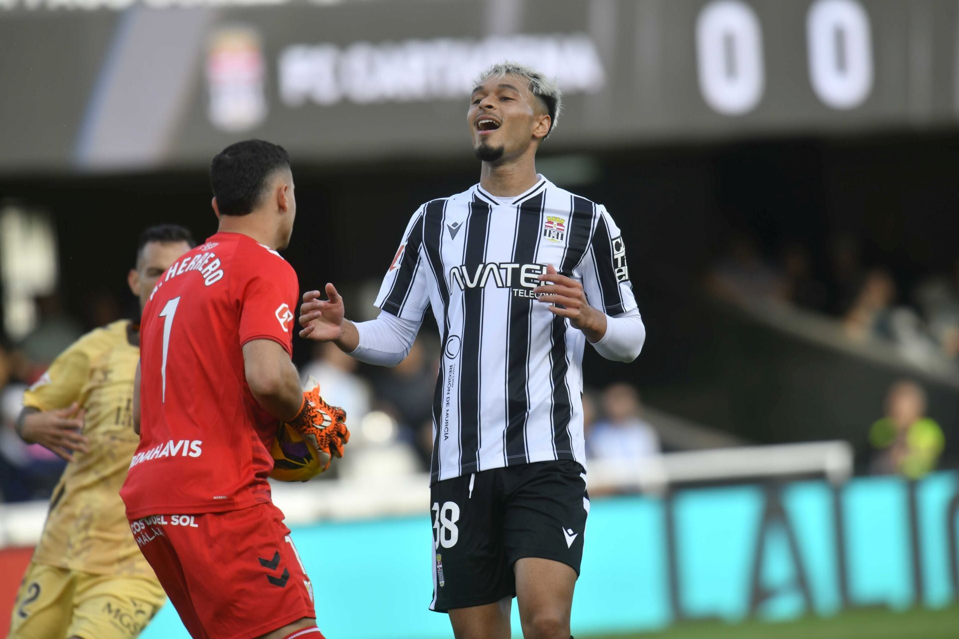 La derrota del Cartagena frente al Málaga, en imágenes