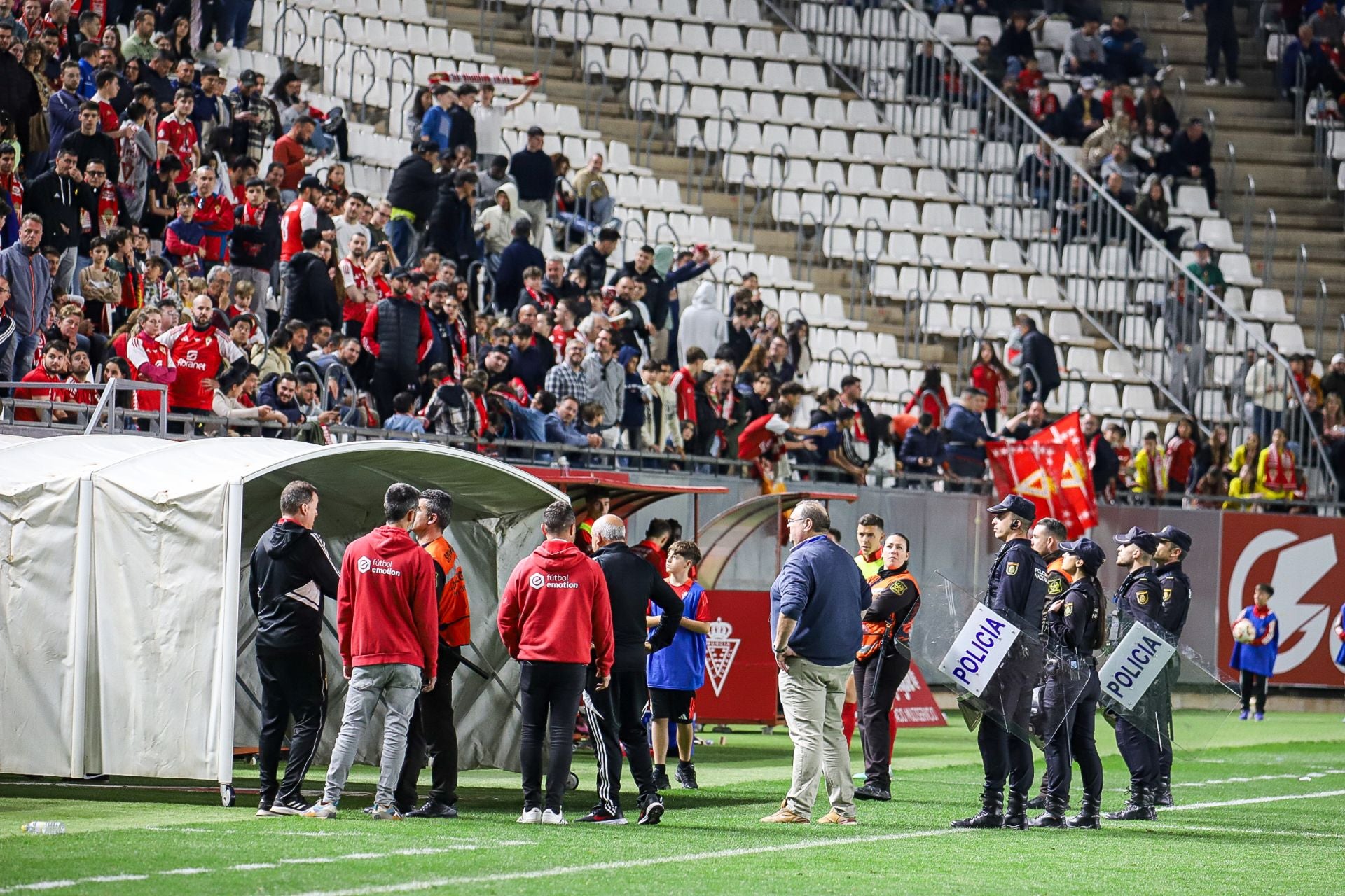 La derrota del Real Murcia frente al Sevilla Atlético, en imágenes