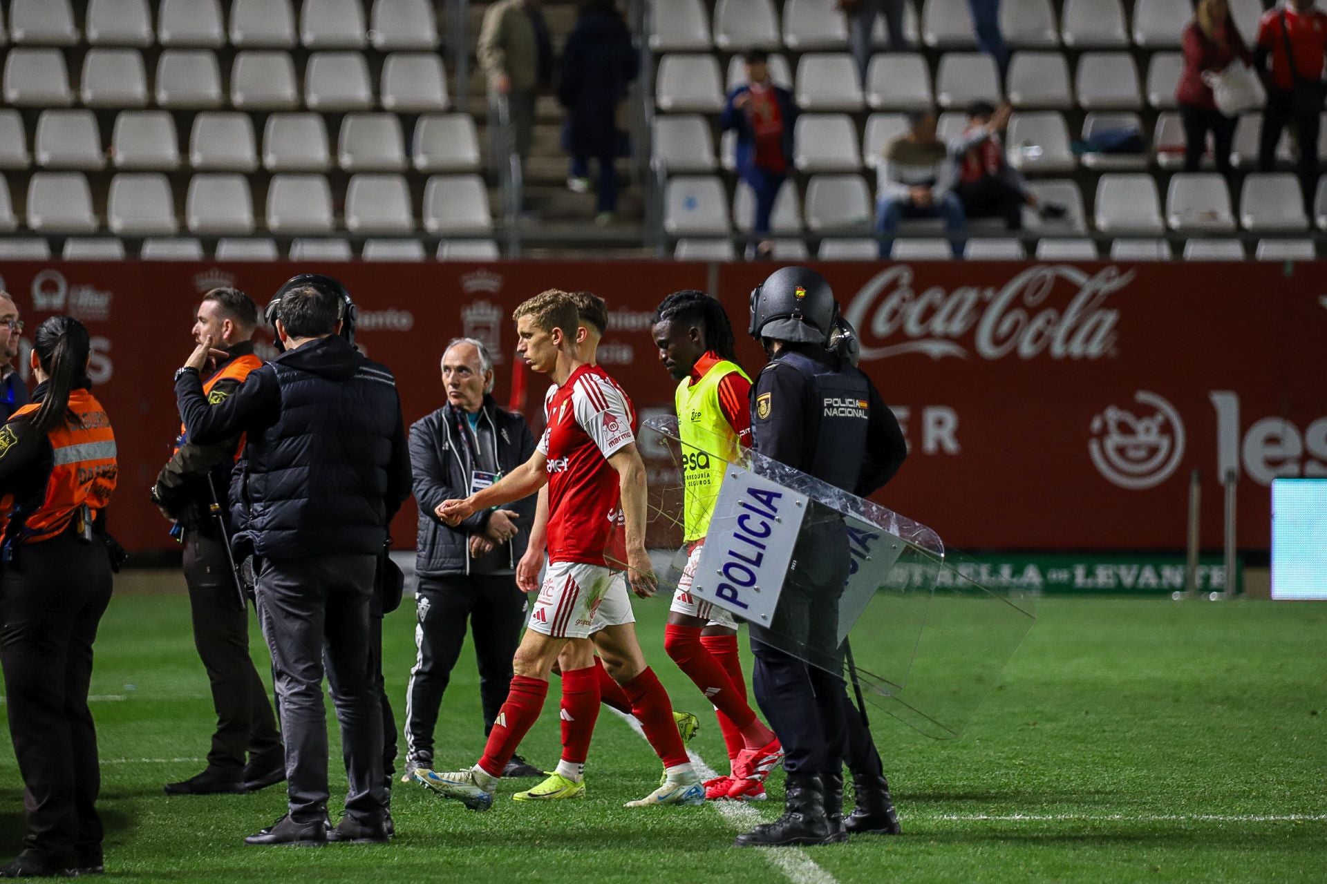 La derrota del Real Murcia frente al Sevilla Atlético, en imágenes