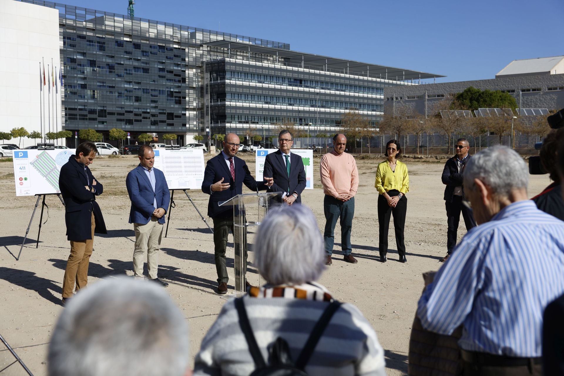 La presentación del nuevo aparcamiento disuasorio de Juan Carlos I de Murcia, en imágenes