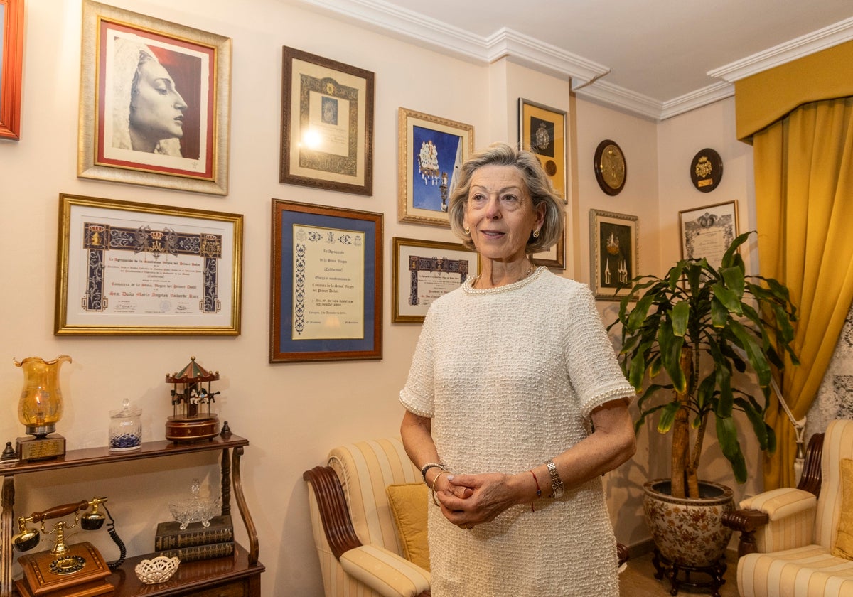 María Ángeles Valverde, en su casa, tras recibir la noticia.