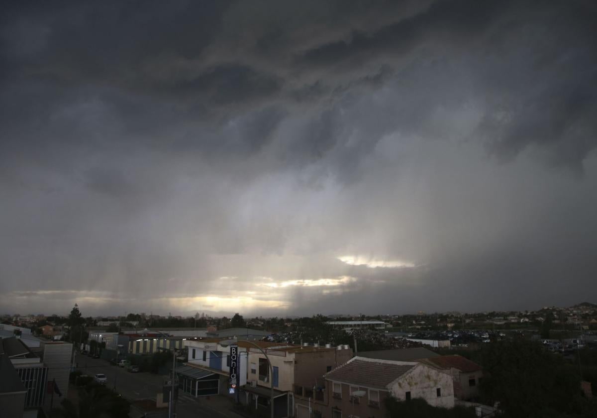 Las nubes cubrirán la Región de Murcia casi toda esta semana.