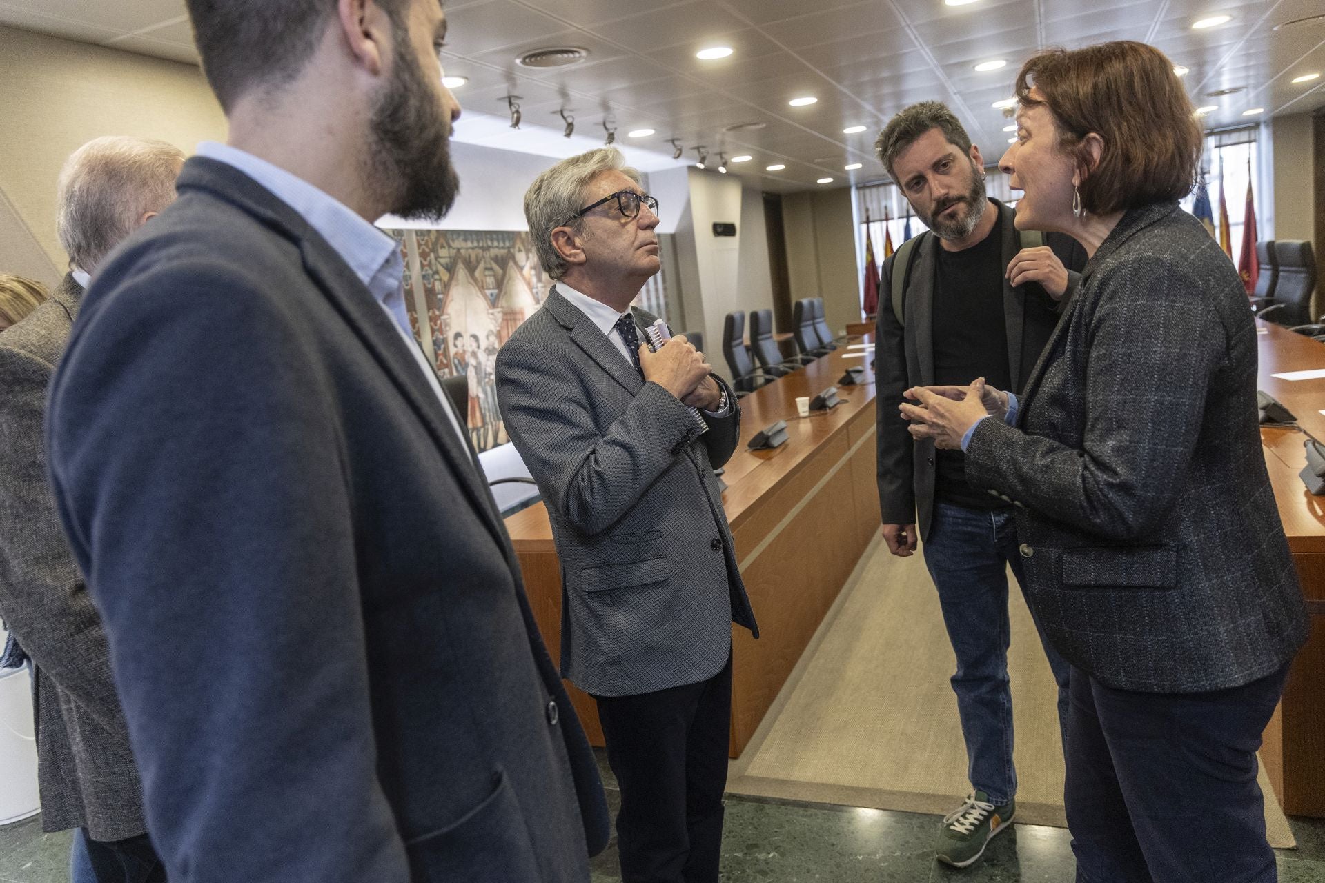 La primera reunión de la comisión especial de investigación del SMS, en imágenes