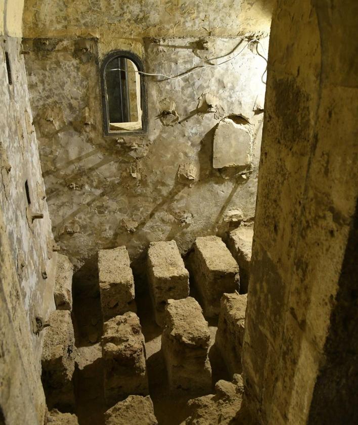 Imagen secundaria 2 - Algunos de los habitáculos en el interior de la batería de San Leandro.