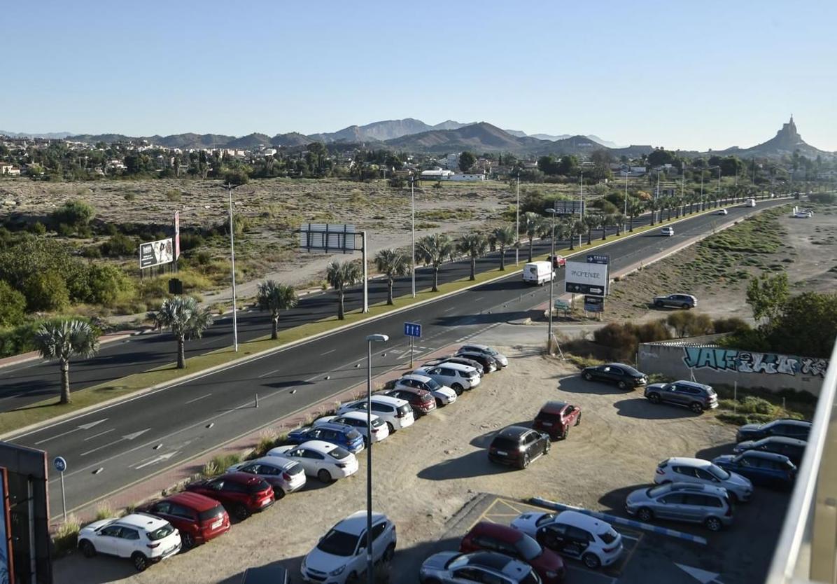 Terrenos ubicados entre Reino de Murcia y Juan de Borbón, que acogerán la urbanización.