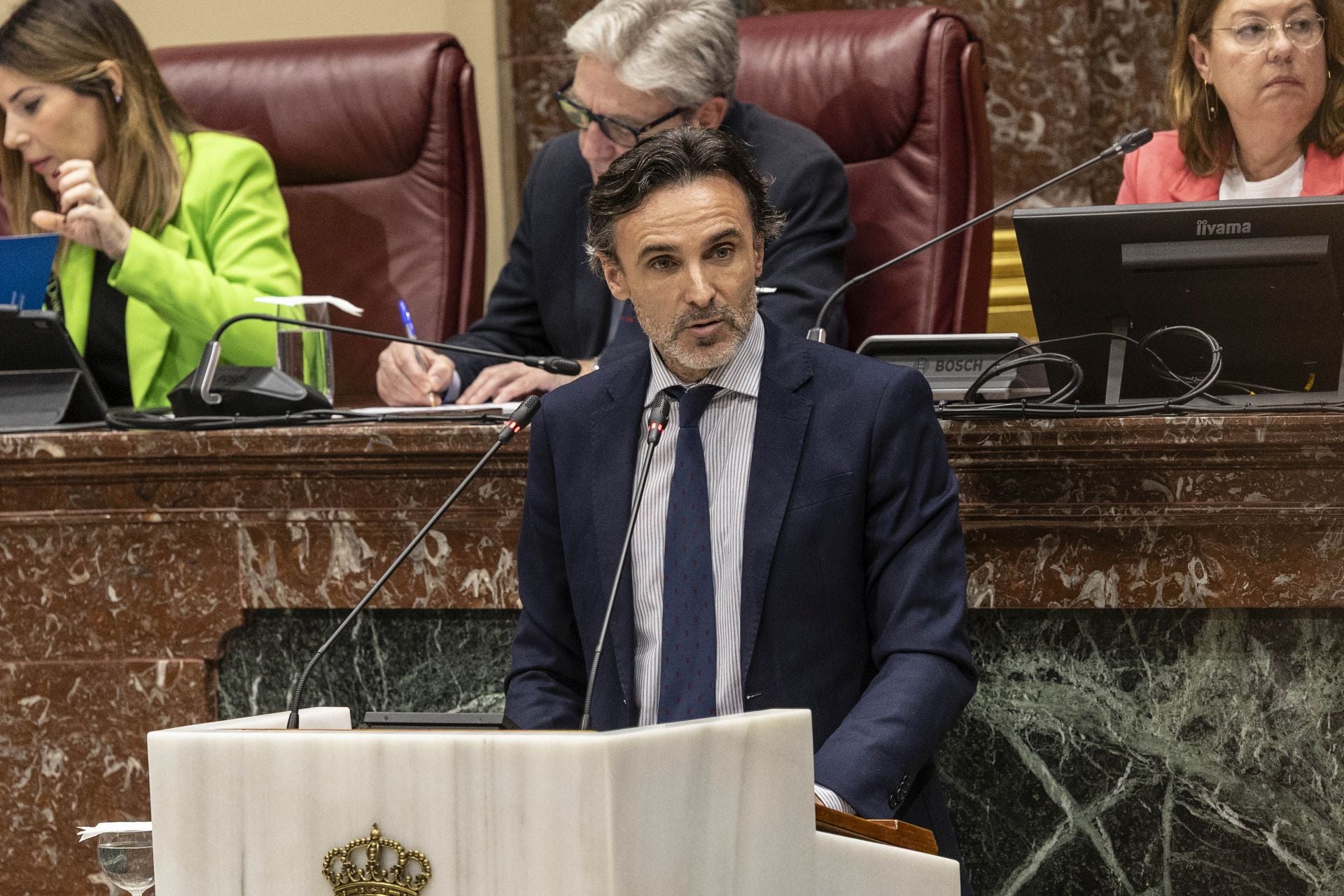 El Pleno de la Asamblea Regional de este viernes, en imágenes