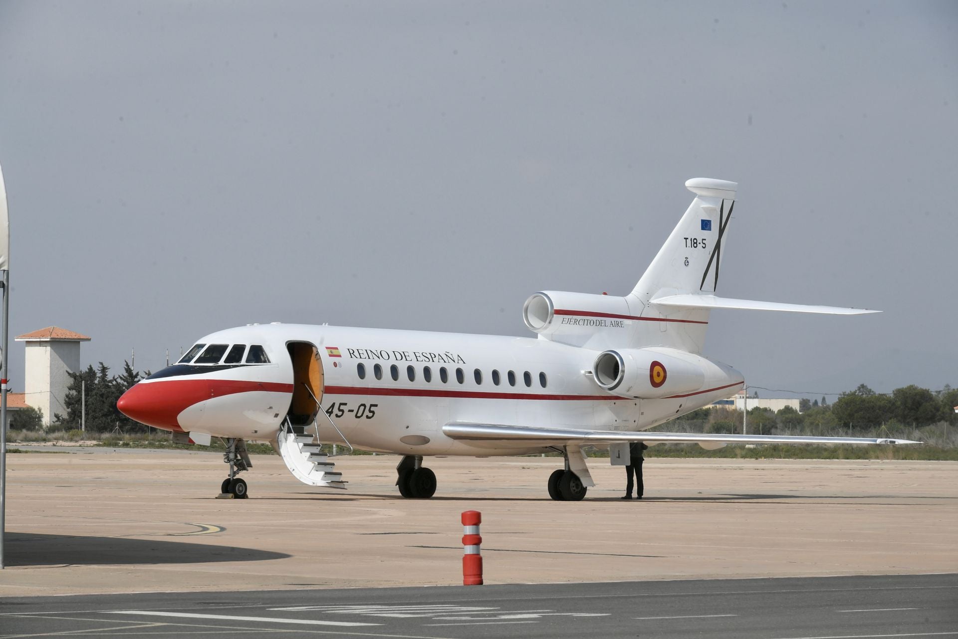 La visita de la ministra de Defensa a la Academia General del Aire de San Javier, en imágenes