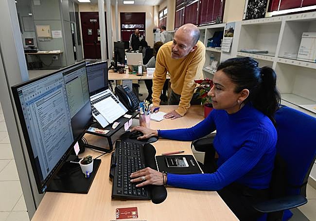 Funcionarios del Servicio de Valoración y Diagnóstico del IMAS en Murcia.