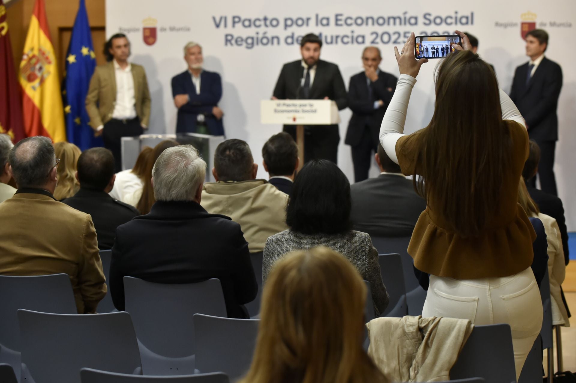 En imágenes, el acto de firma del VI Pacto por la Economía Social en la Región