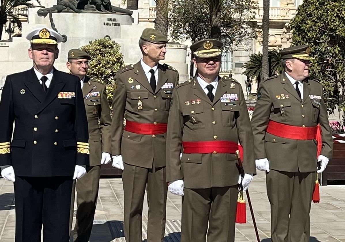 El almirante Gilabert, el coronel Úbeda, el general Ojeda, el teniente general Busquier y el general de brigada González.