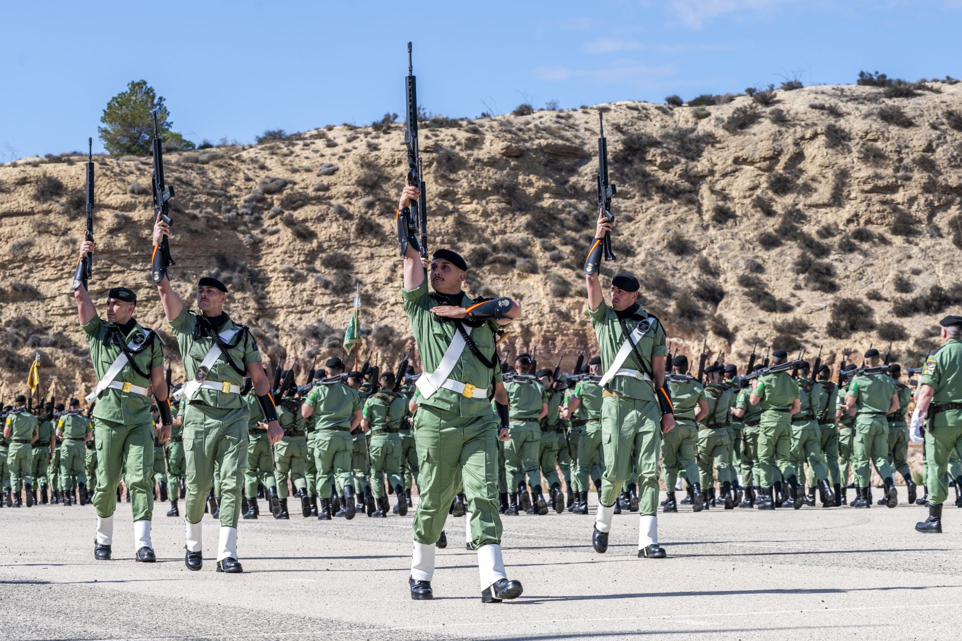 El aniversario de las Fuerzas Paracaidistas del Ejército de Tierra, en imágenes