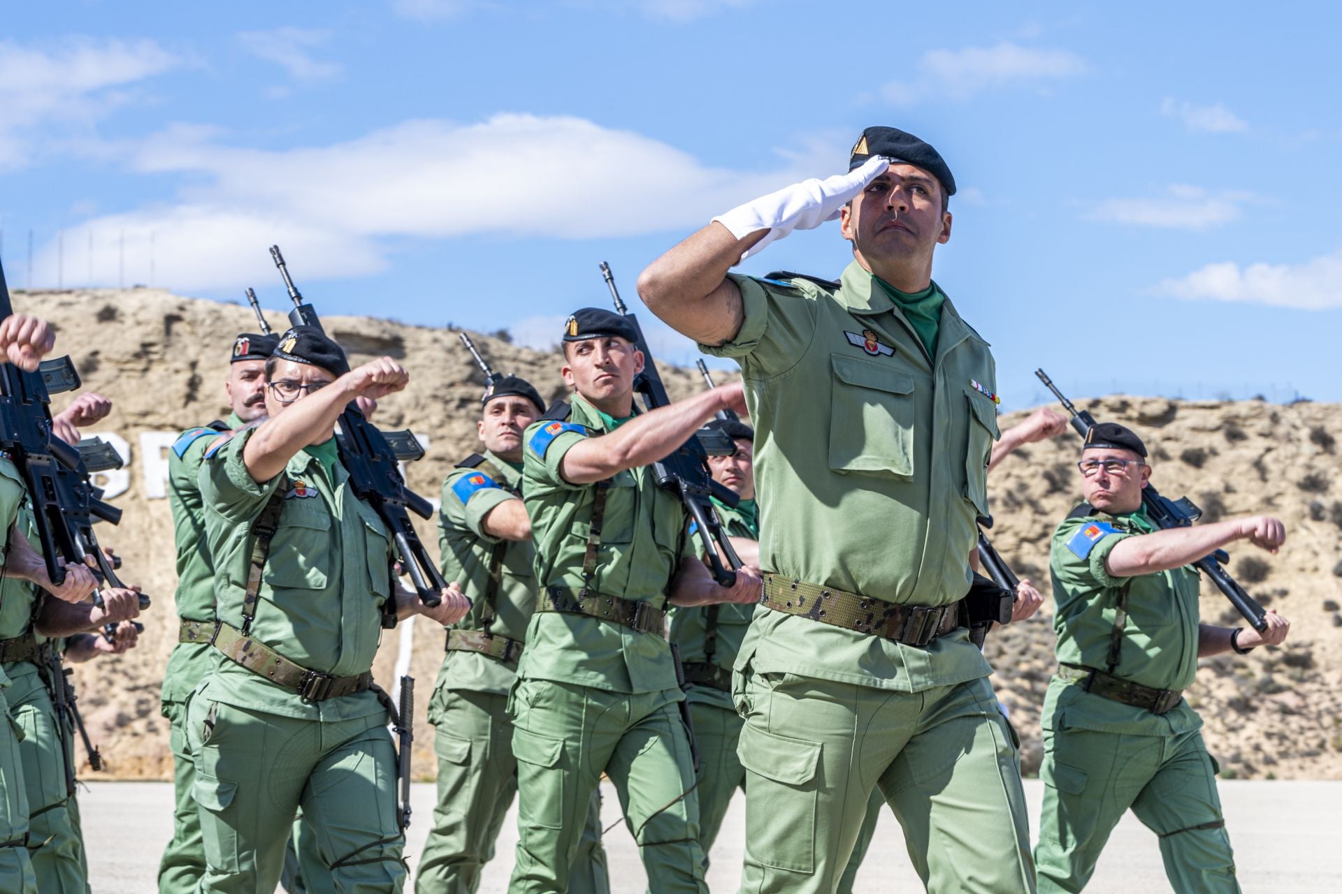 El aniversario de las Fuerzas Paracaidistas del Ejército de Tierra, en imágenes