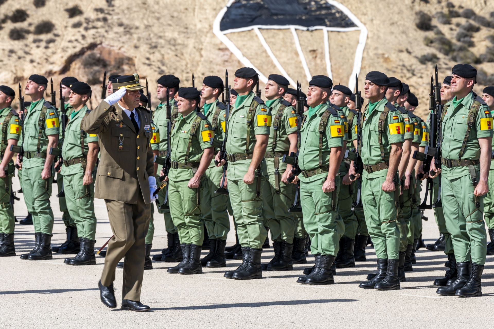 El aniversario de las Fuerzas Paracaidistas del Ejército de Tierra, en imágenes