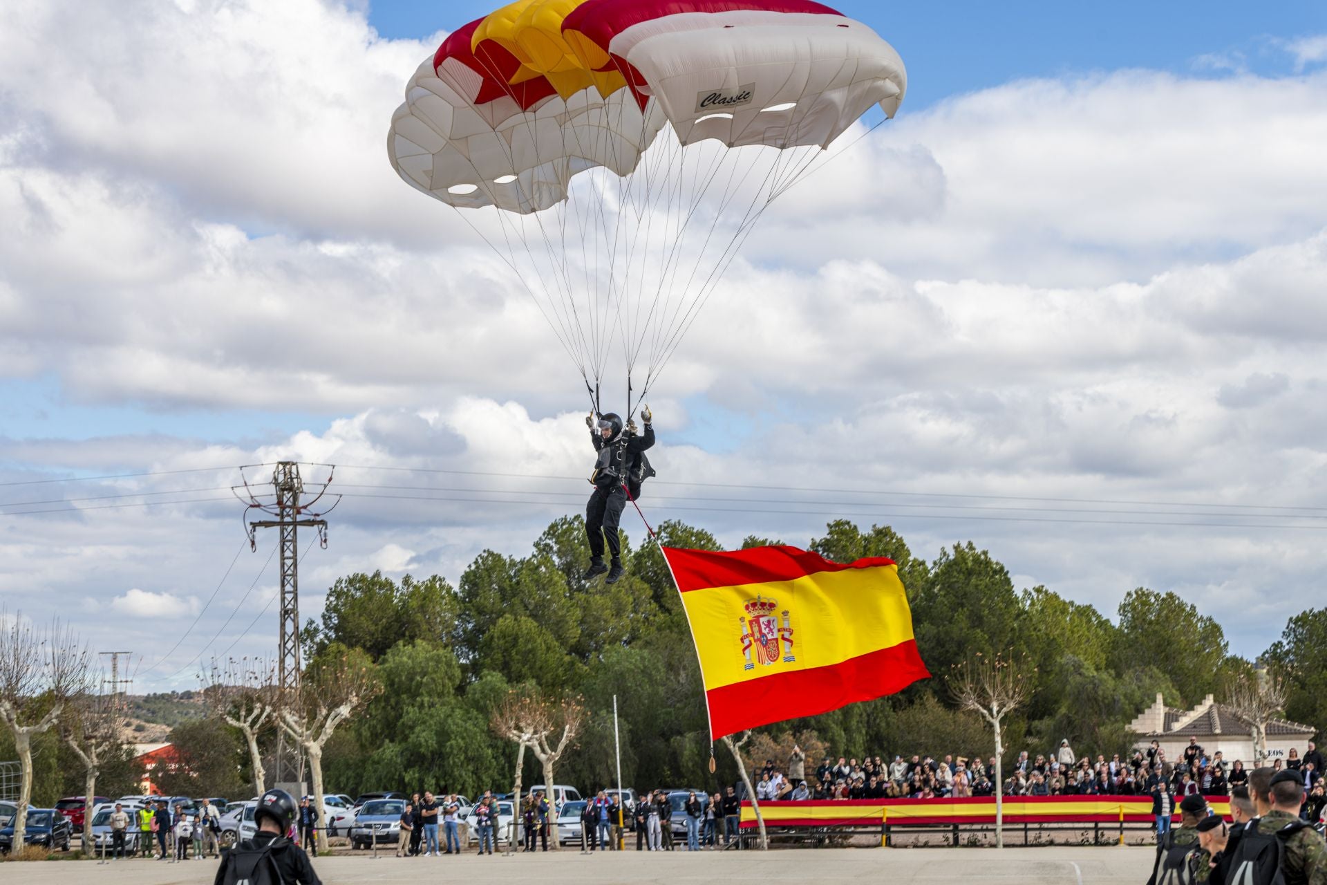 El aniversario de las Fuerzas Paracaidistas del Ejército de Tierra, en imágenes