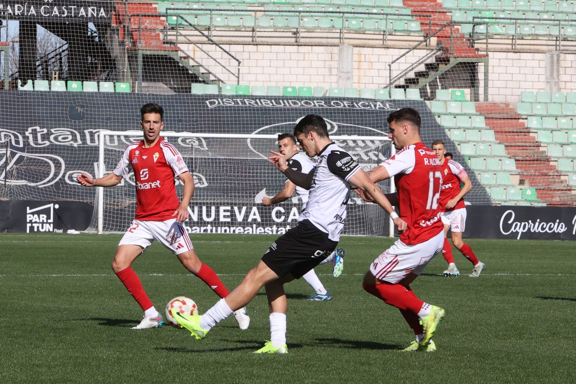 La victoria del Real Murcia frente al Mérida, en imágenes