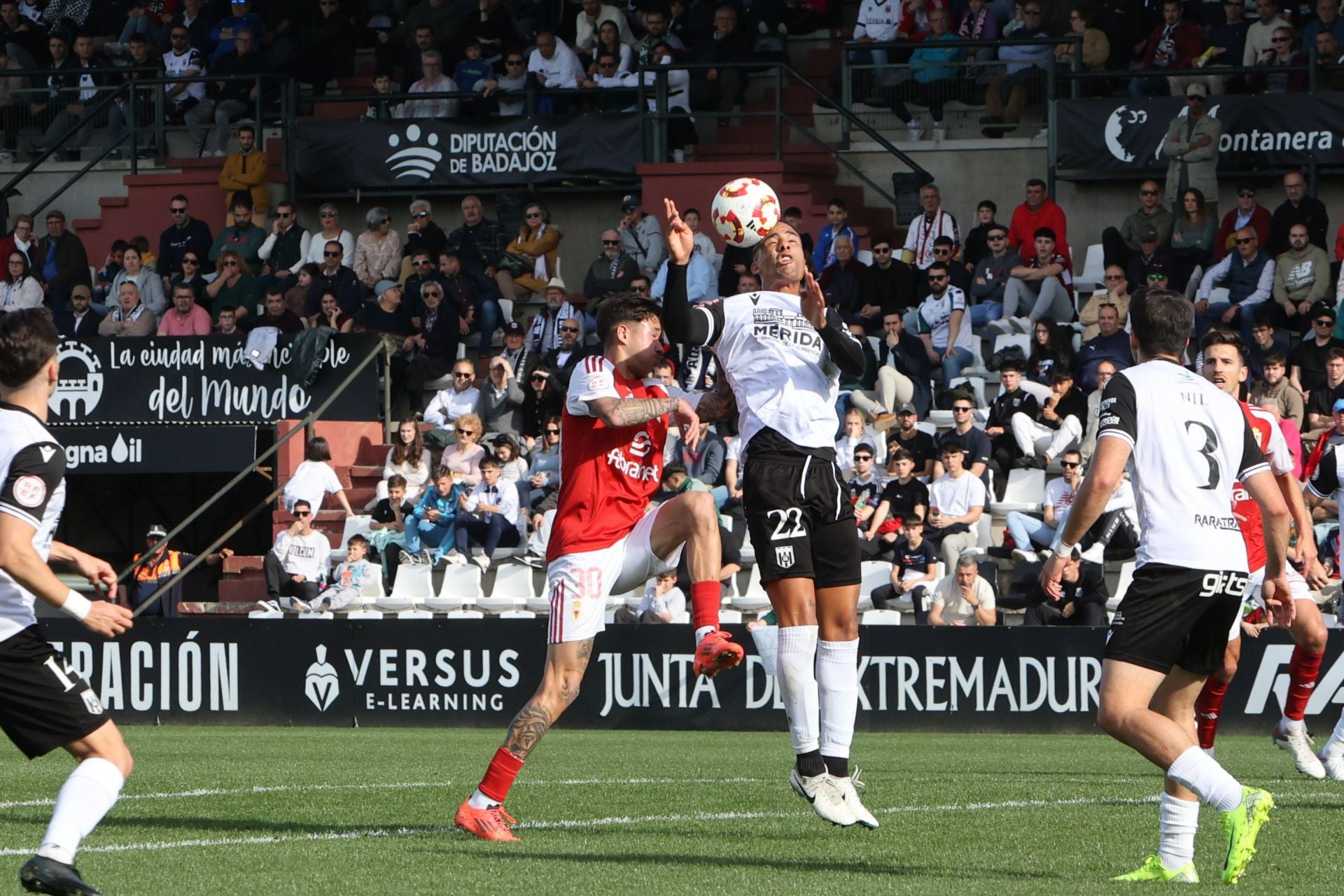 La victoria del Real Murcia frente al Mérida, en imágenes