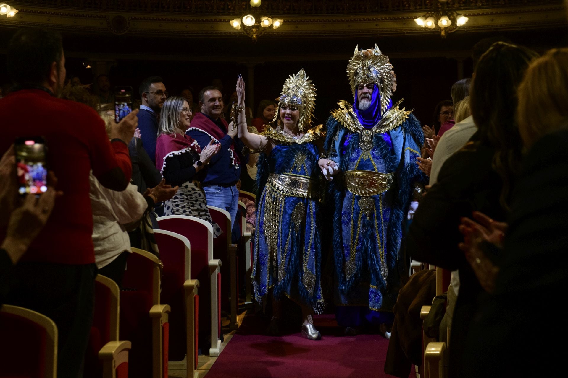 Moros y Cristianos de Murcia eligen a sus abanderadas, en imágenes