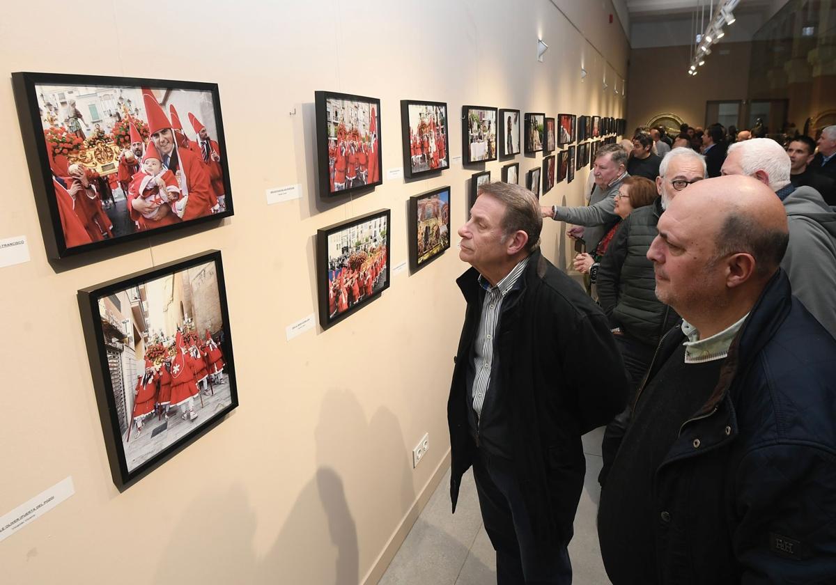 La exposición del 40 aniversario del paso de Jesús en casa de Lázaro, en imágenes