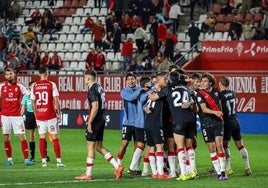 Los jugadores del Sevilla Atlético, tras ganar en Murcia.