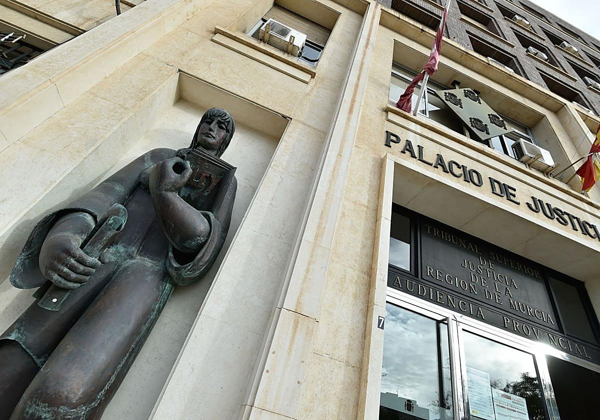 Imagen de archivo del Palacio de Justicia de Murcia.