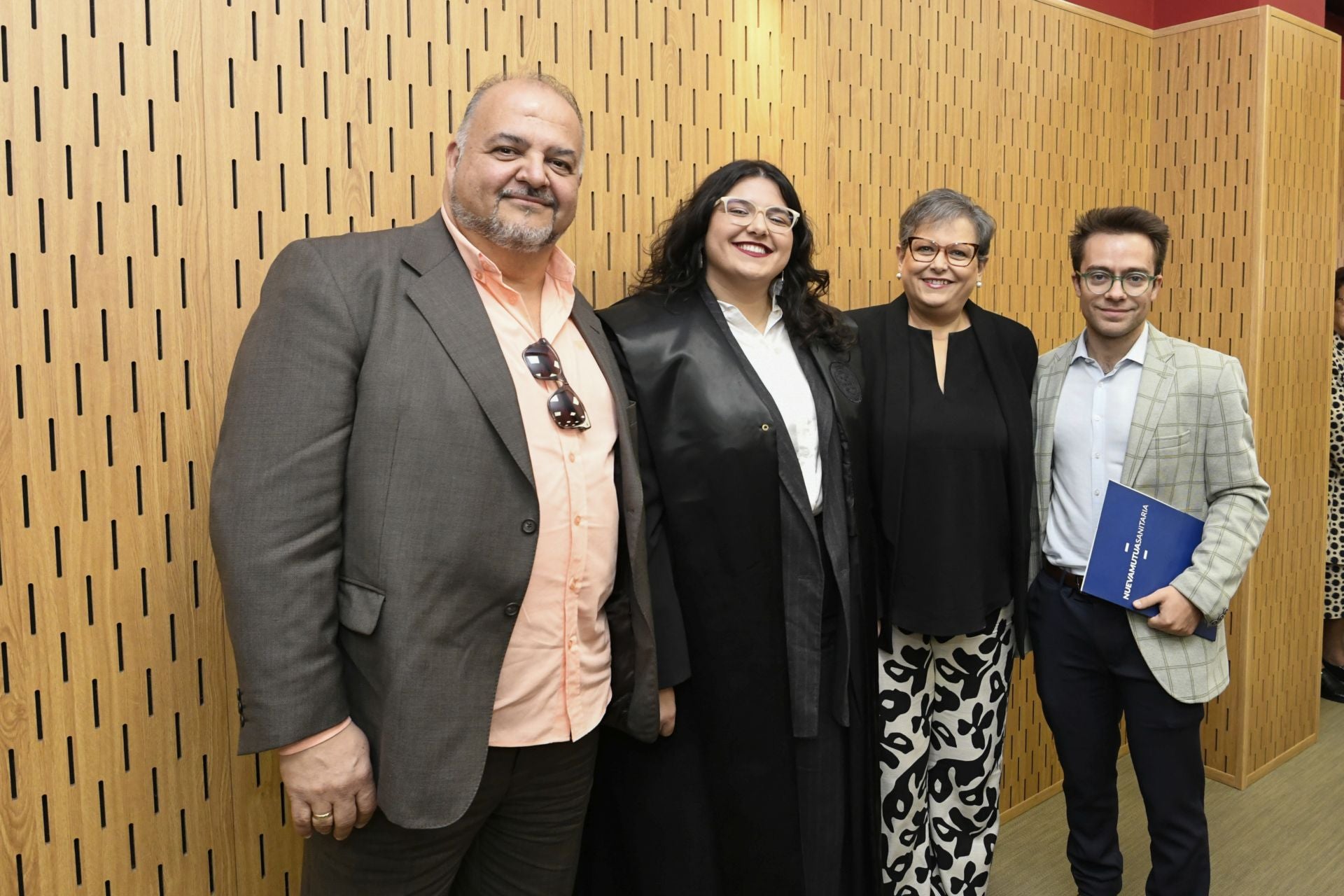 La entrega de medallas de oro a los letrados más veteranos del Colegio de la Abogacía de Murcia, en imágenes