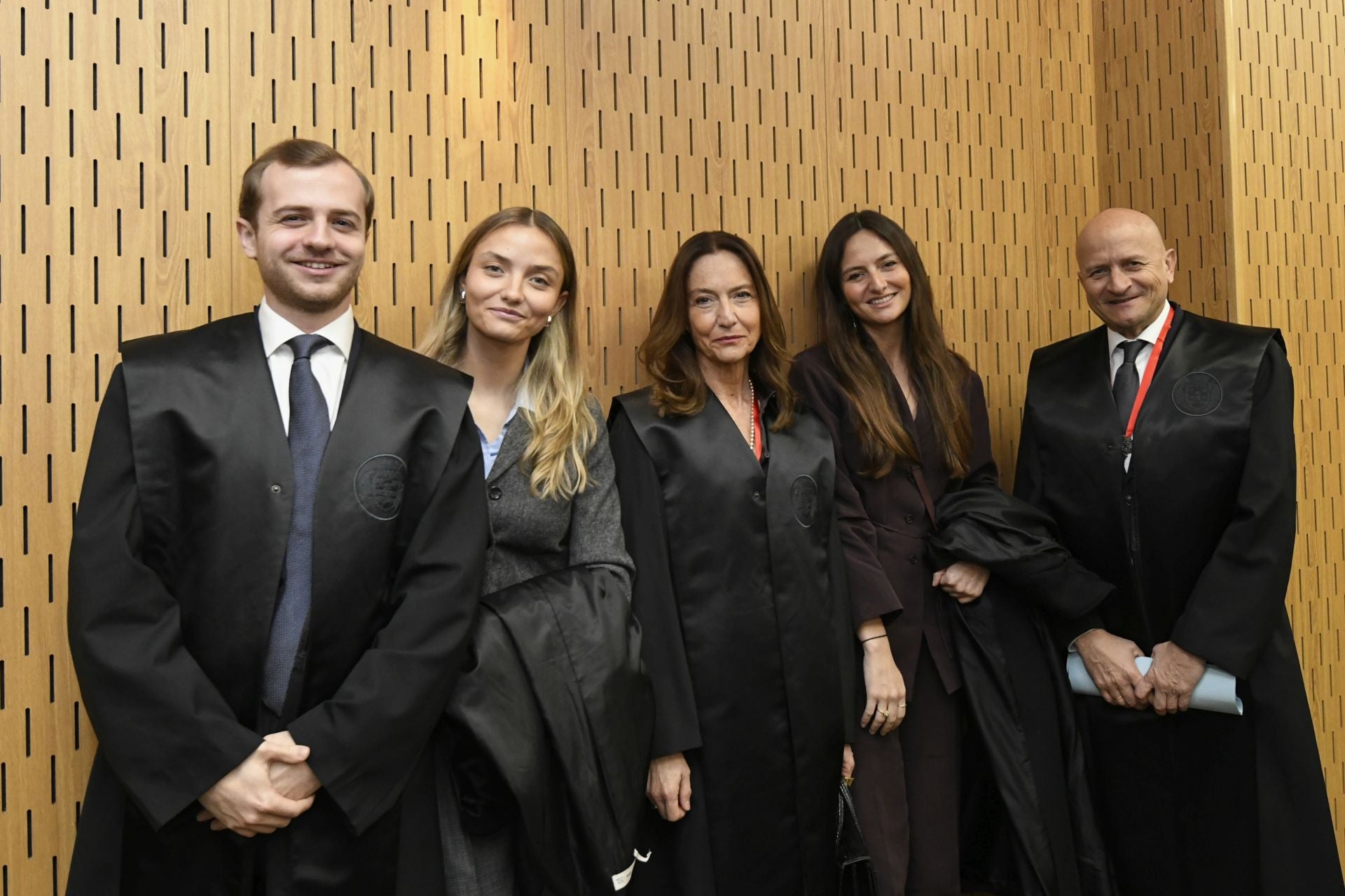 La entrega de medallas de oro a los letrados más veteranos del Colegio de la Abogacía de Murcia, en imágenes