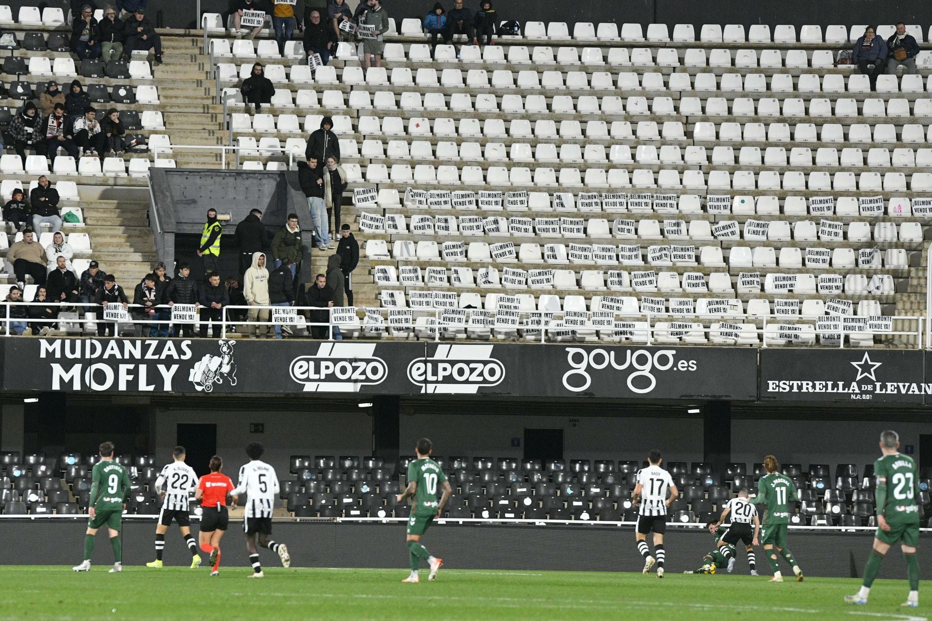 La derrota del Cartagena ante el Eibar, en imágenes