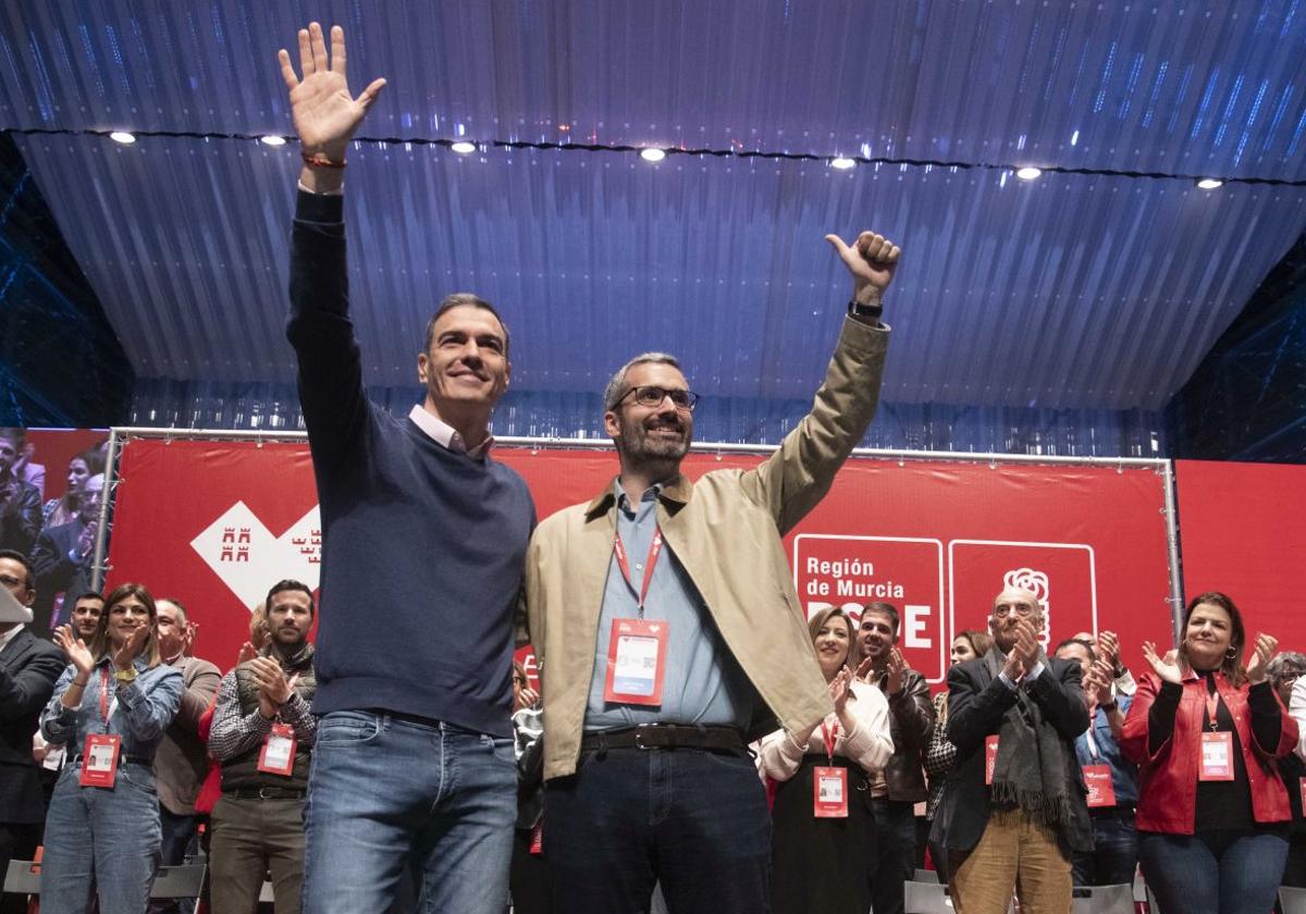 Pedro Sánchez y Francisco Lucas, este domingo, en Cartagena.