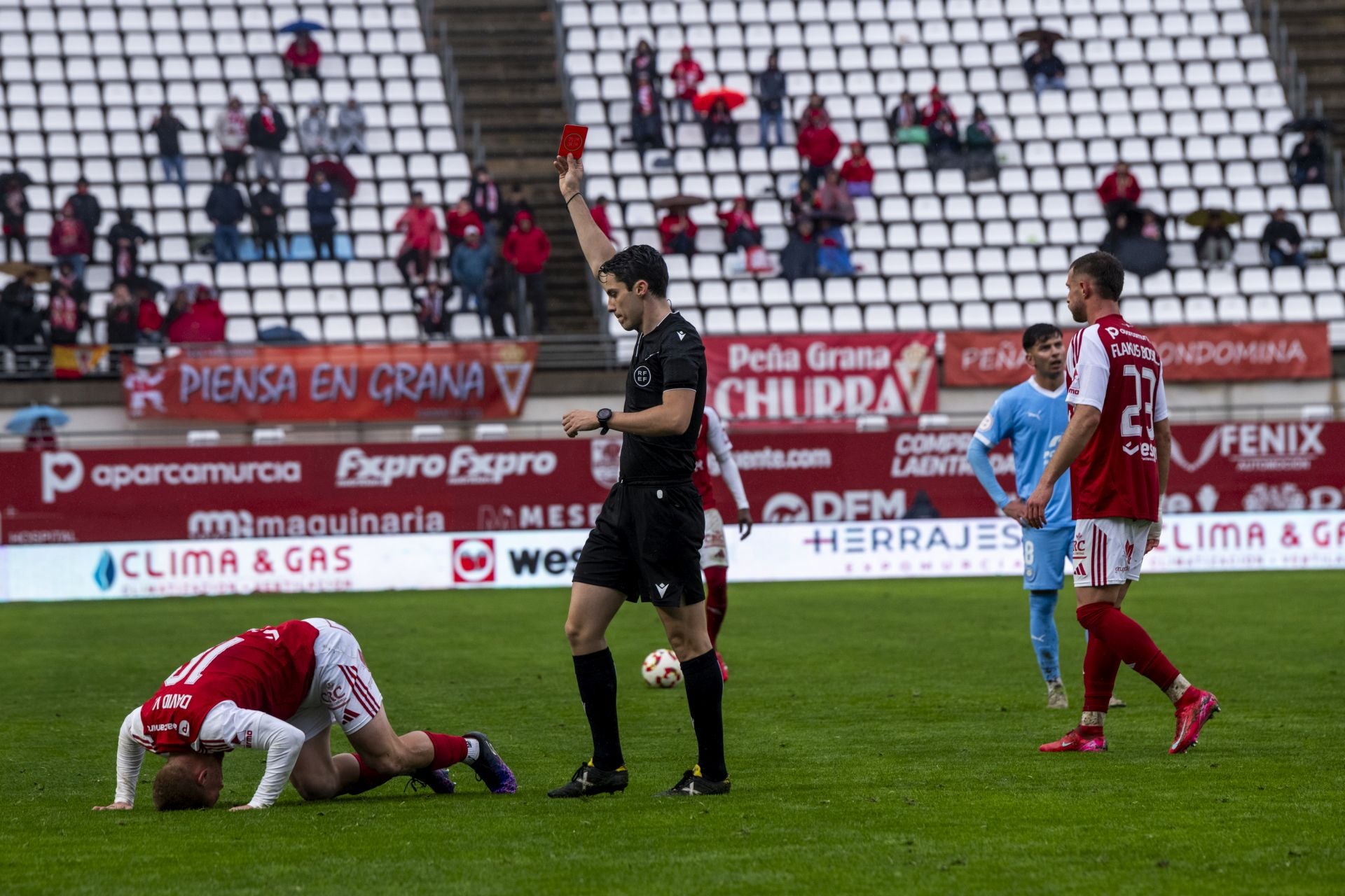 La derrota del Real Murcia frente al Ibiza, en imágenes