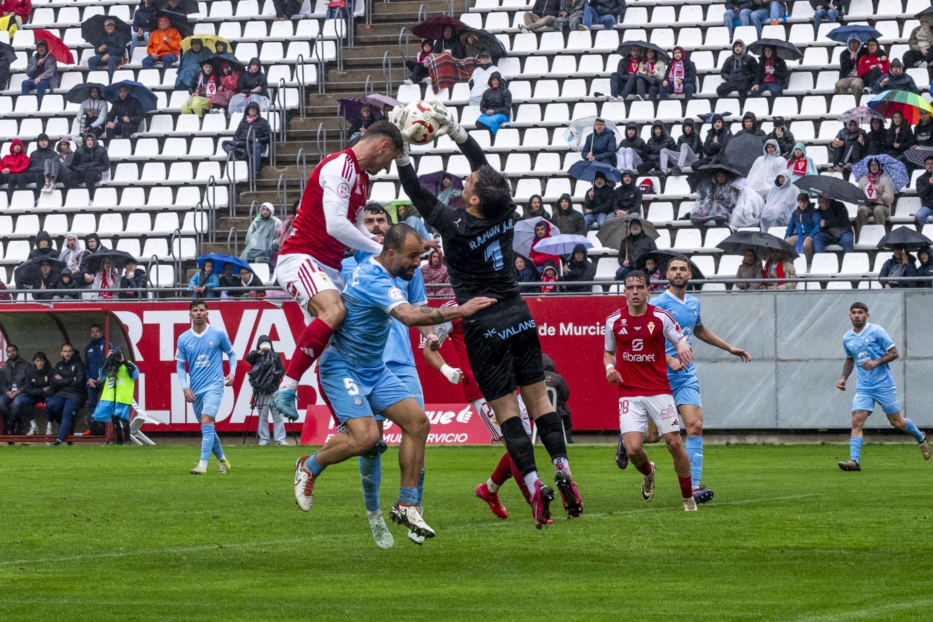 La derrota del Real Murcia frente al Ibiza, en imágenes