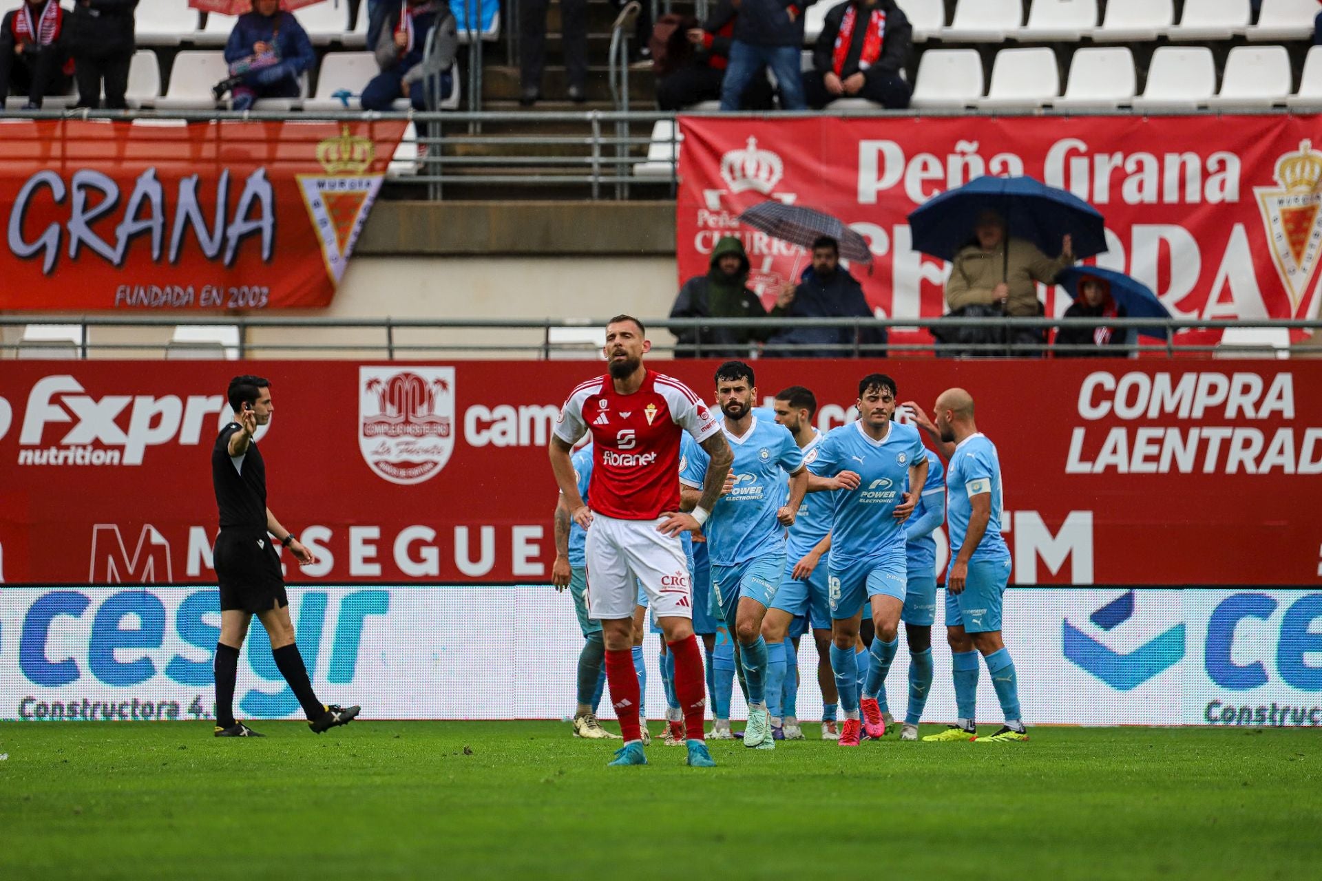 La derrota del Real Murcia frente al Ibiza, en imágenes