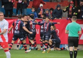 Los jugadores del Yeclano, ayer, celebrando el 2-0.