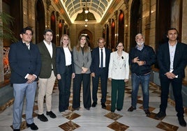 Sara Aagesen, Mariola Guevara y Francisca Baraza junto a los representantes de las organizaciones de economía social de la Región.