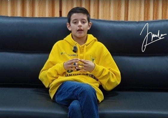 Jerónimo García, en el sofá donde recibe a sus entrevistados.
