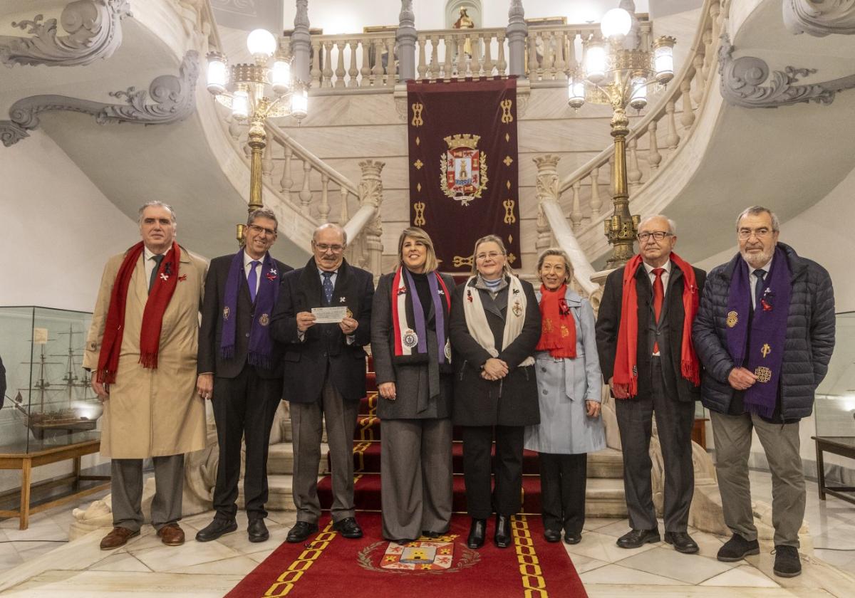 Gonzalo Wandosell, Francisco Pagán, Javier Pavía, la alcaldesa, Marién García Boj, Ángeles Valverde, Pedro Ayala y José López, en la Llamada.