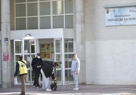 Pacientes acuden a un centro de salud de Murcia en una imagen de archivo.