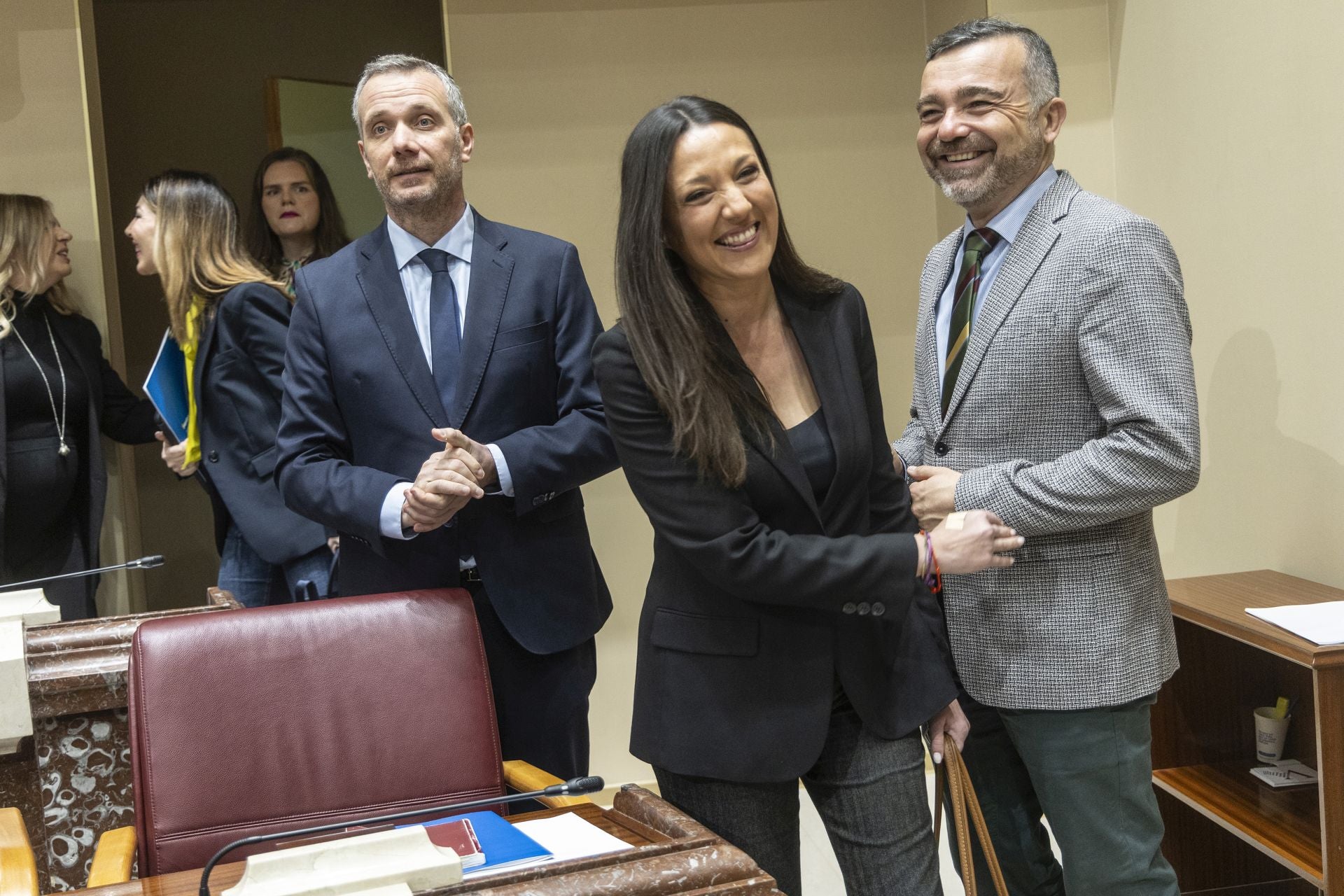 El Pleno de la Asamblea Regional de este viernes, en imágenes