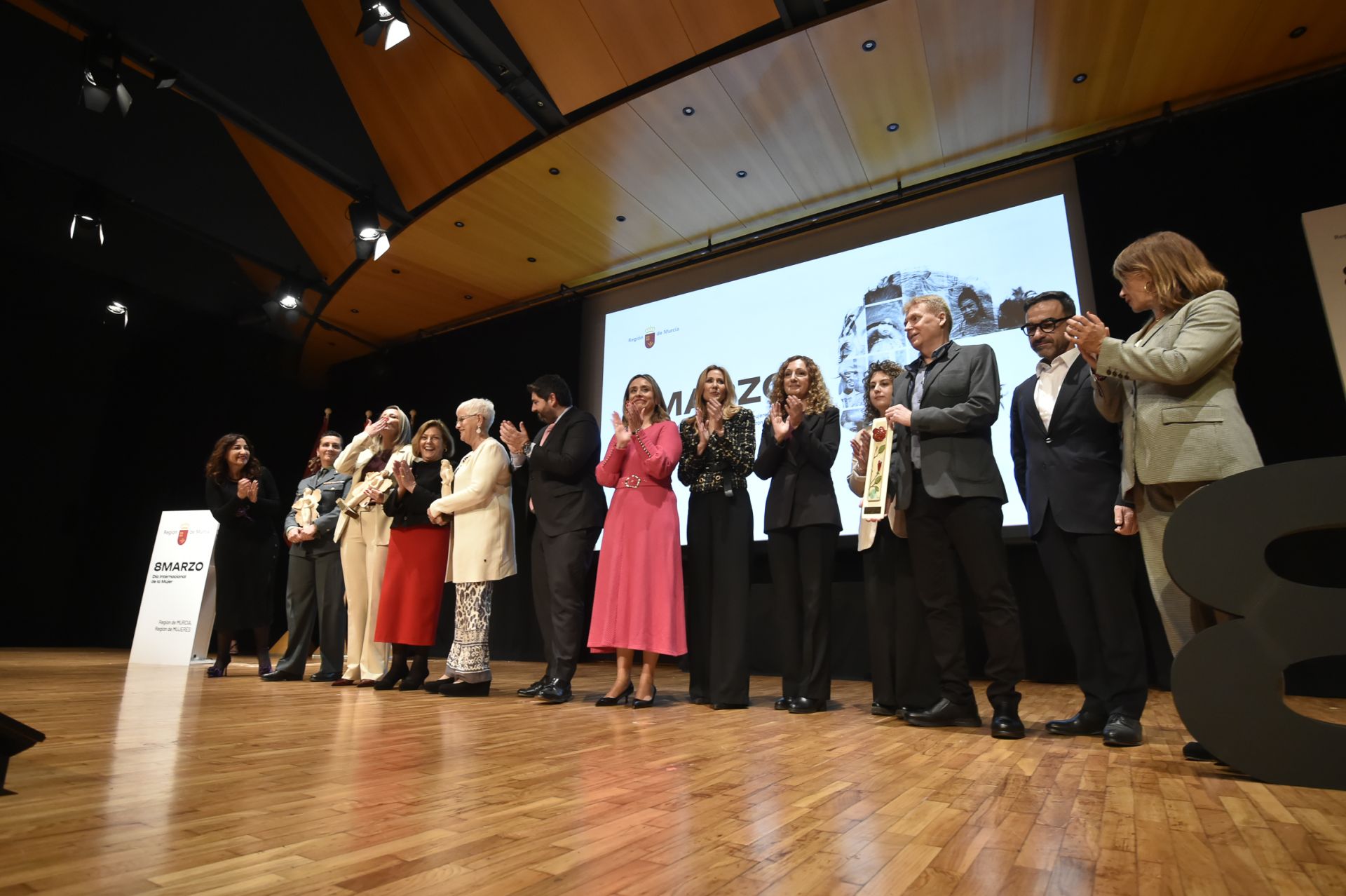 En imágenes, la entrega de los Premios 8 de Marzo de la Comunidad