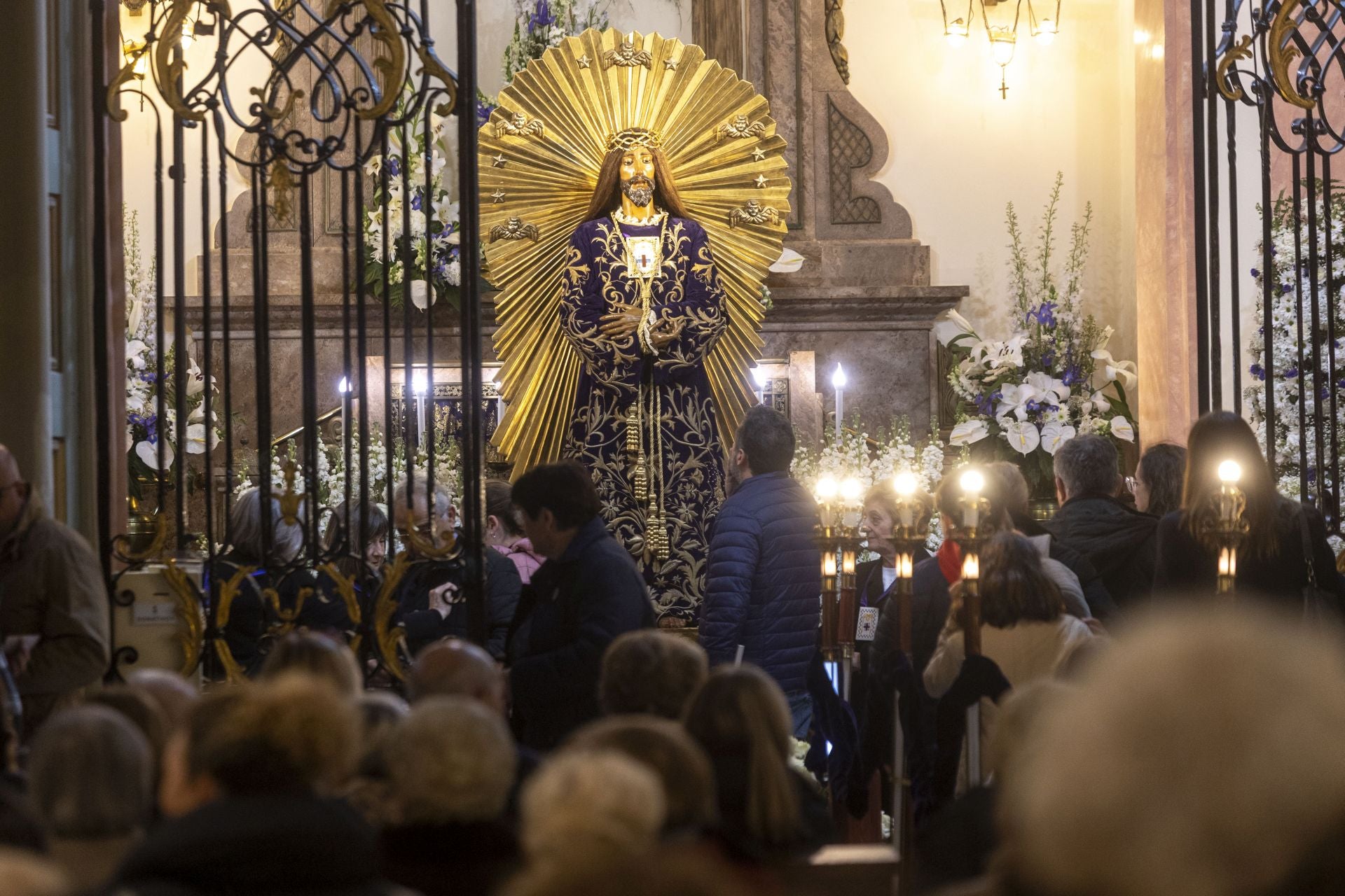 En imágenes, el besapié al Cristo de Medinaceli en Cartagena