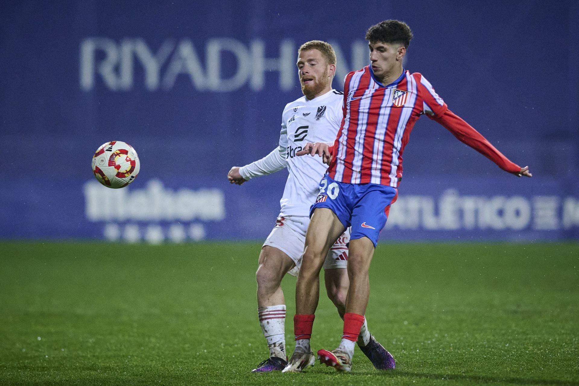 La derrota del Real Murcia frente al Atleti B, en imágenes